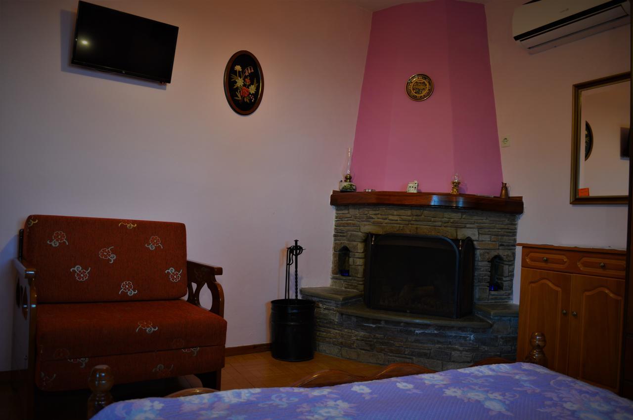 Hotel Adilon à Tsagkarada Extérieur photo